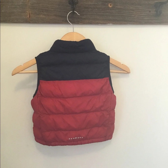 Uniqlo red/ blue insulated vest, size 4 - Picture 4 of 5